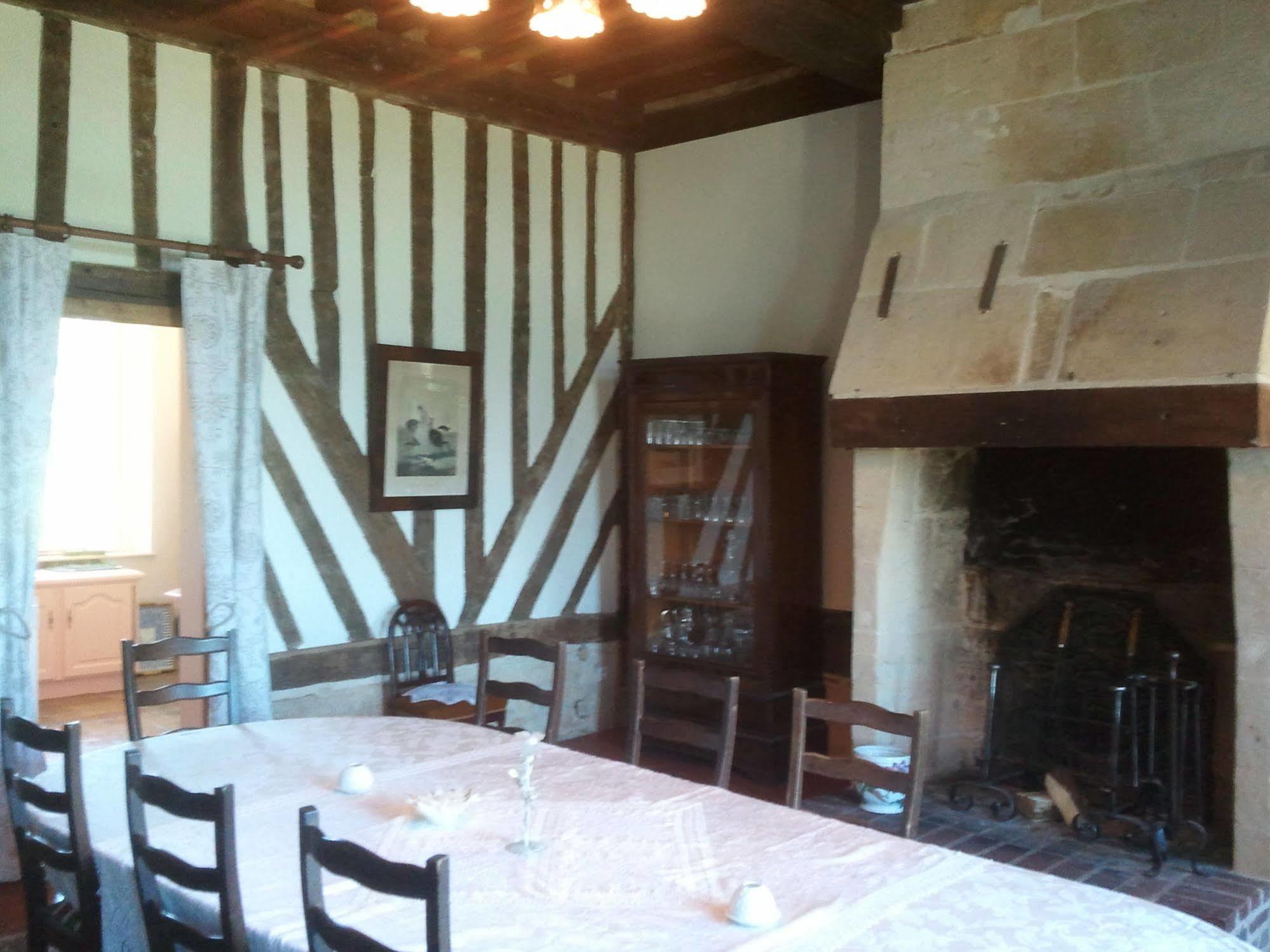 מלון Saint-Pierre-Sur-Dives Manoir Du Lieu Rocher מראה חיצוני תמונה